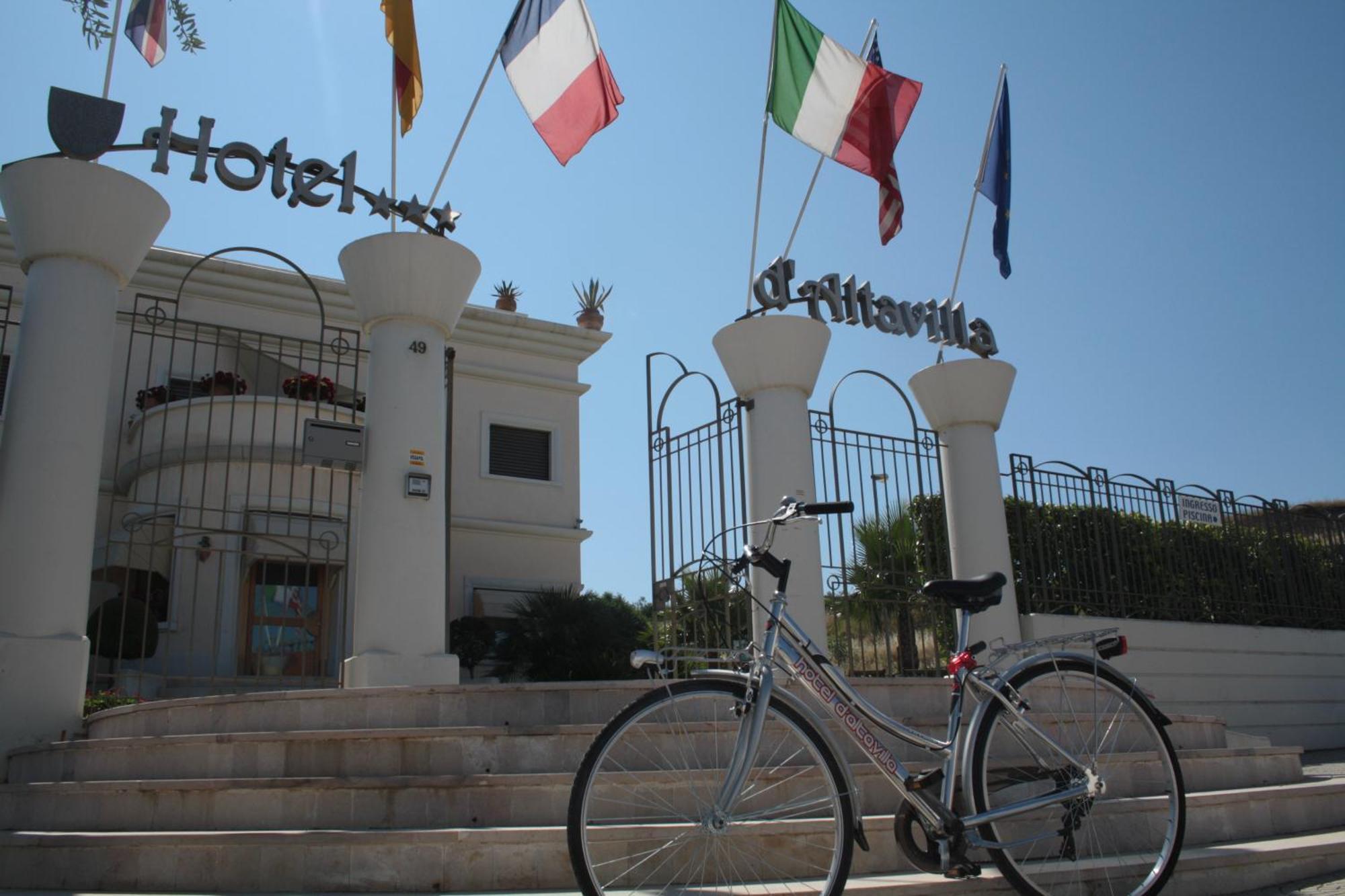 Hotel D'Altavilla Каноса ди Пулия Екстериор снимка