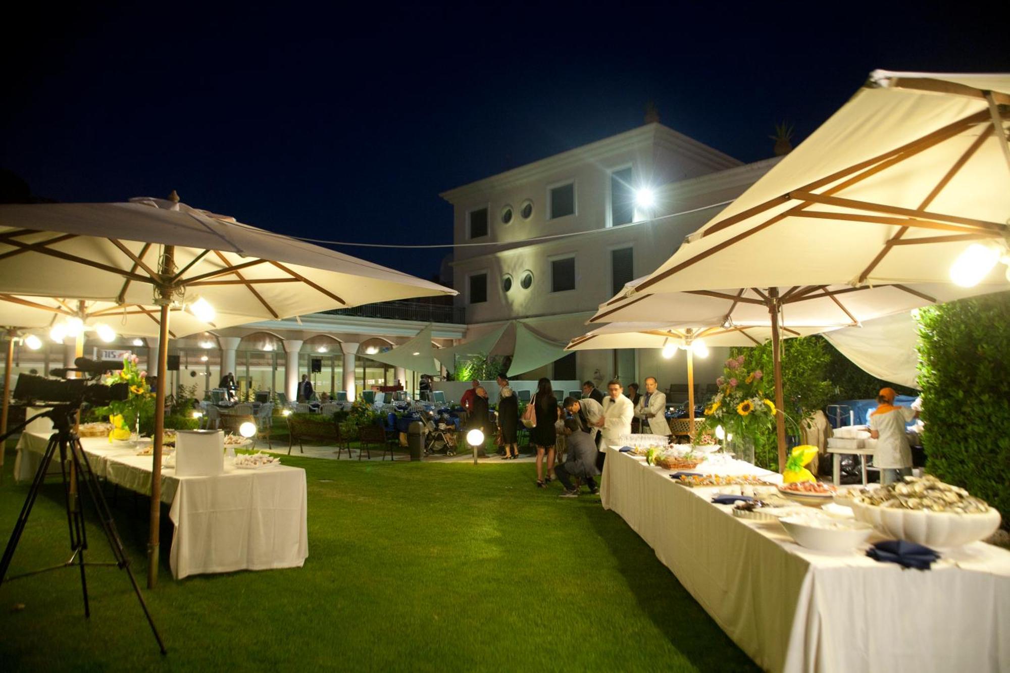 Hotel D'Altavilla Каноса ди Пулия Екстериор снимка