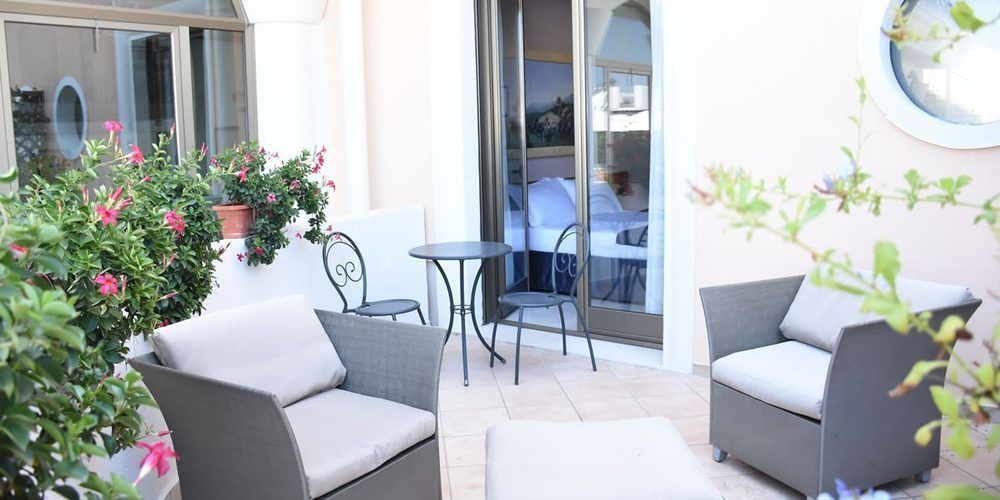 Hotel D'Altavilla Каноса ди Пулия Екстериор снимка