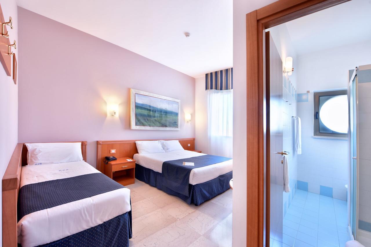Hotel D'Altavilla Каноса ди Пулия Екстериор снимка