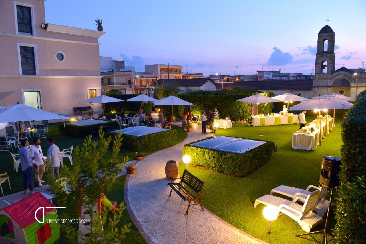 Hotel D'Altavilla Каноса ди Пулия Екстериор снимка